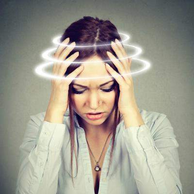 Sindromul vertiginos, responsabil de ameteli puternice si pierderea echilibrului. Cauze, simptome si tratament.
