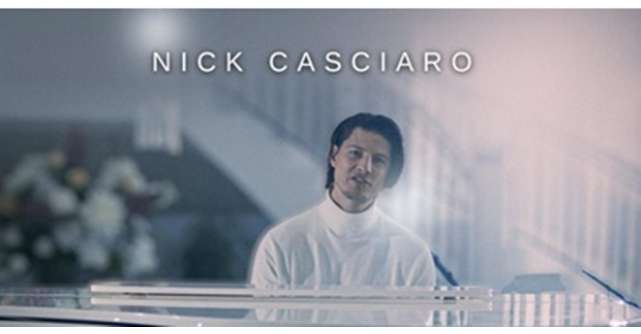 Nick Casciaro, câștigătorul X Factor al sezonului 10, revine cu Io ti voglio così bene