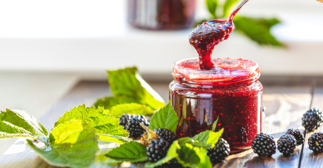 Dulceață de zmeură și mure: combinația perfectă dintre dulce și acrișor. Rețeta simplă pe care merită să o încerci