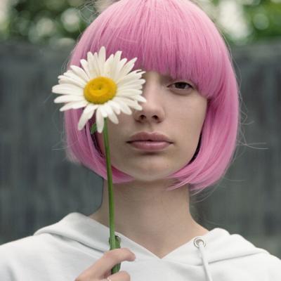 De unde poți cumpăra peruci cu aspect natural și cum le îngrijești