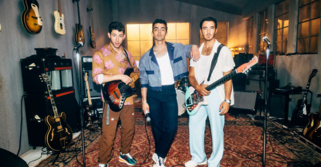 Jonas Brothers lanseaza single-ul Who's In Your Head