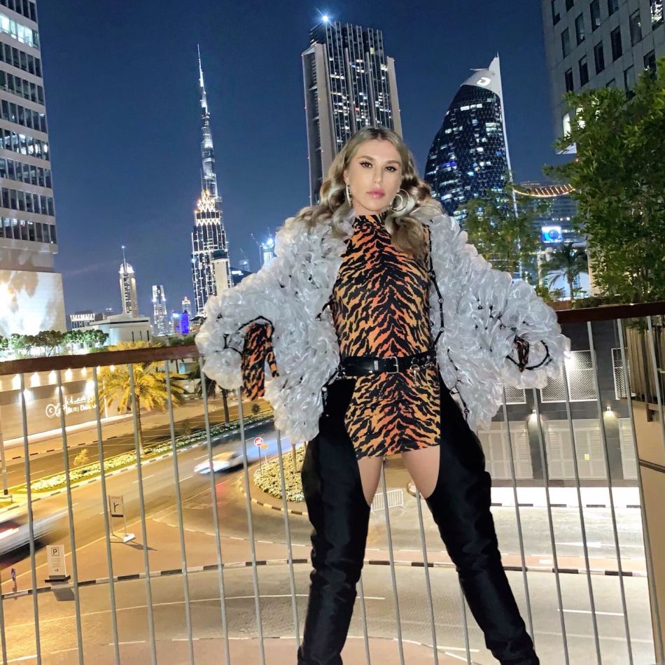 Cine este iubitul misterios al Corinei Bud? După un divorț dureros, artista și-a găsit liniștea în brațele unui om de afaceri