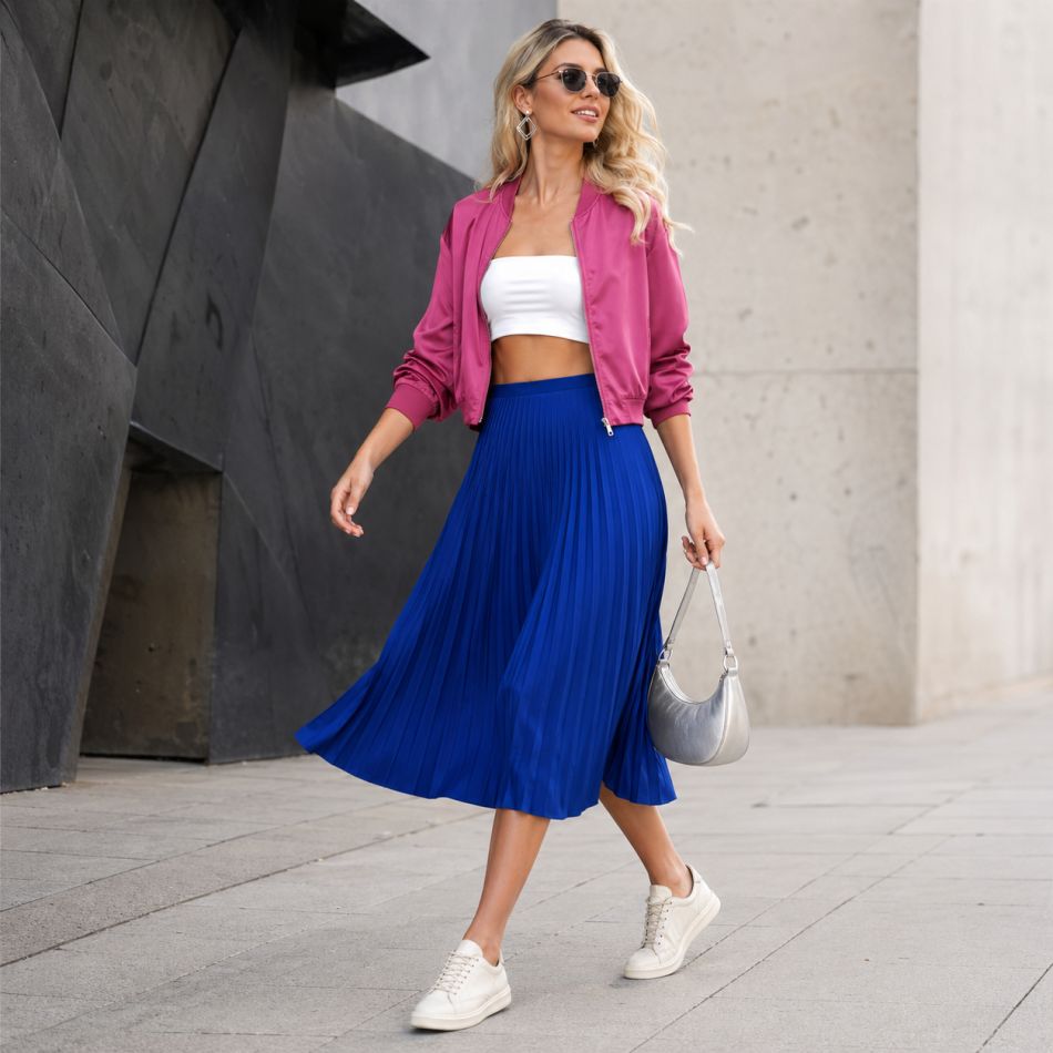 5 ținute cu fusta midi plisată: trucuri simple pentru un look modern, dar îndrăzneț