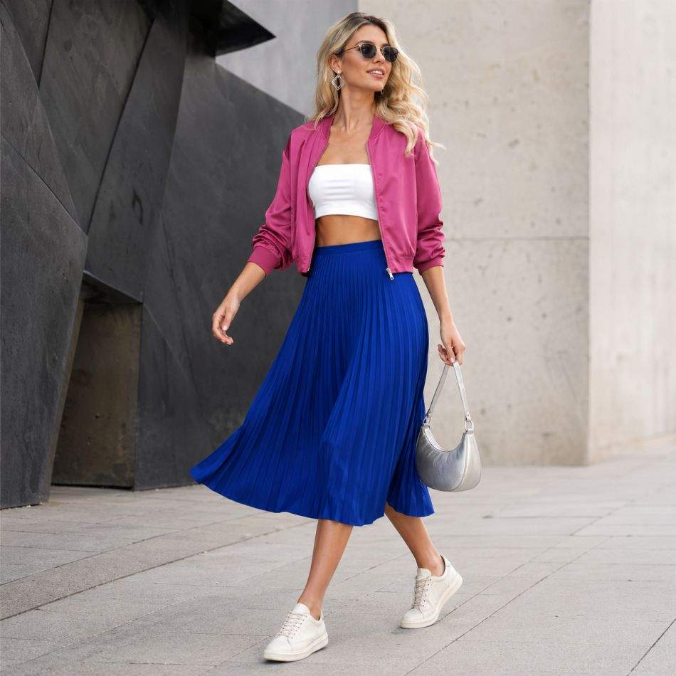 5 ținute cu fusta midi plisată: trucuri simple pentru un look modern, dar îndrăzneț