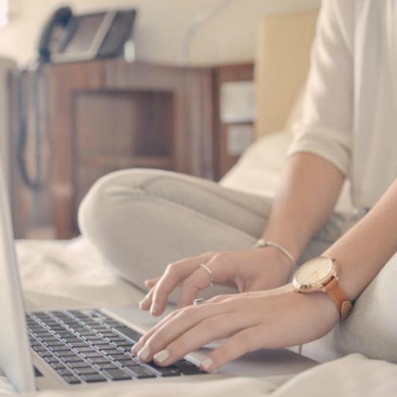  Hai sa dam mana cu mana la... reduceri!