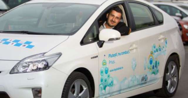 Toyota sprijina initiativele romanilor care schimba lumea: Taxi Gratis va circula in luna noiembrie cu hibride Toyota