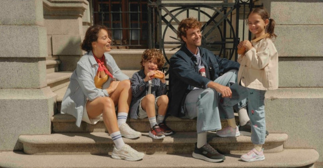 Tendințe și confort pentru viața de zi cu zi: sneakerșii Skechers la prețuri accesibile pentru întreaga familie