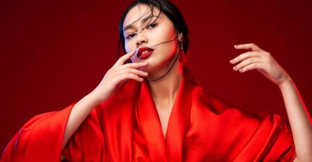 Halat satin: Modele noi de halate 2022