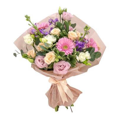 Tendințe florale de primăvară de la clasic la extravagant