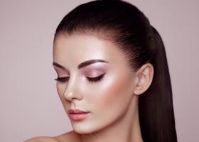 5 iluminatoare care te vor face sa stralucesti vara aceasta