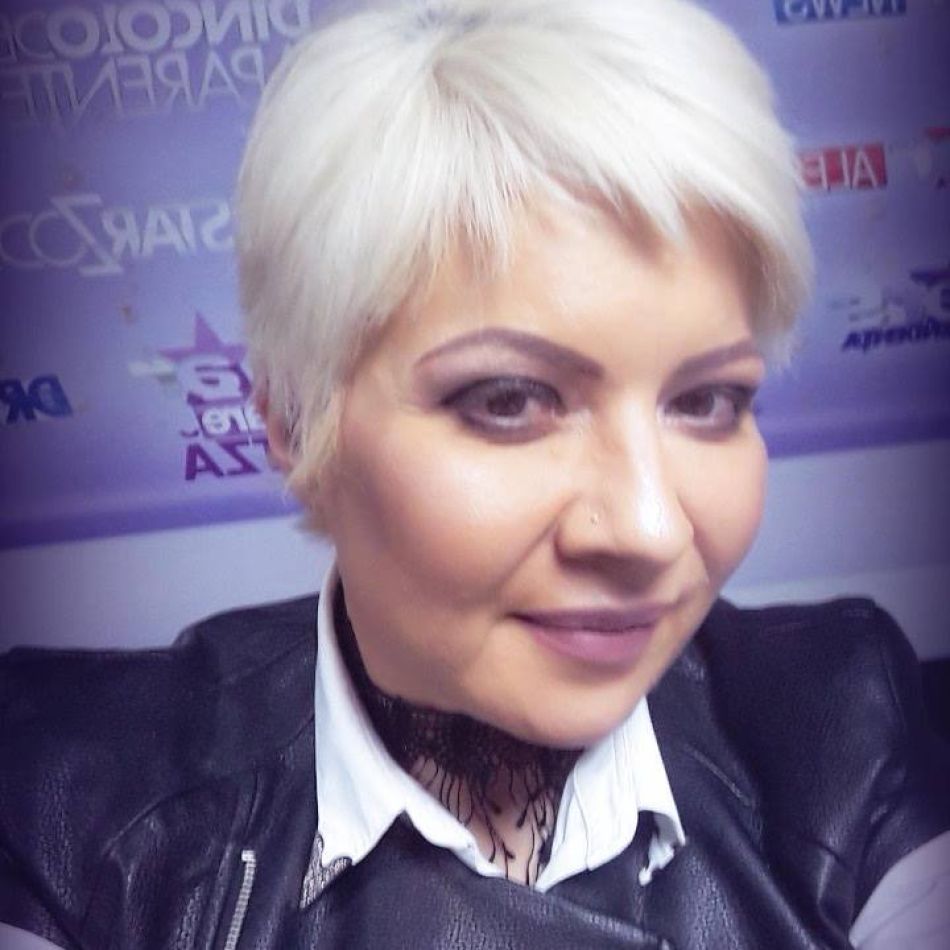 Catinca Roman îl acuză pe Petre Roman că s-a folosit de ea și de sora ei, Oana: Ne-a manipulat pe mine și pe sora mea