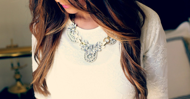 Cum sa porti dantela casual, la birou si la petrecere