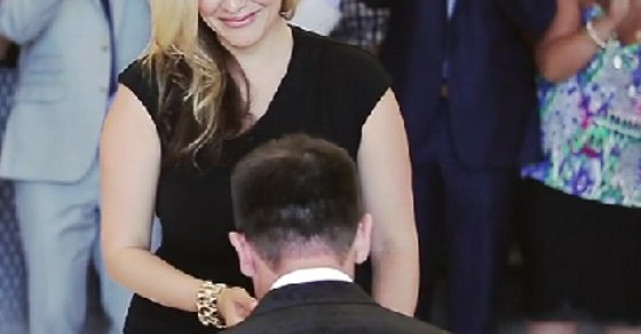 Video: Cerere in casatorie cum nu ai mai vazut pana acum. Clipul a devenit viral intr-o zi de la postare