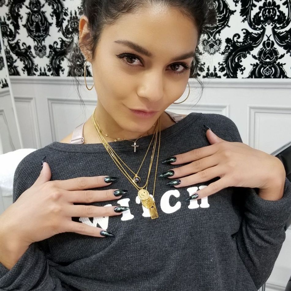 Vanessa Hudgens, cu burtica de gravidă la vedere la Premiile Oscar! Actrița așteaptă primul ei copil