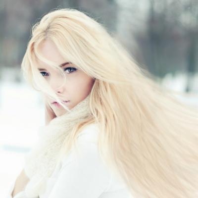 4 feluri in care vremea rea iti afecteaza parul