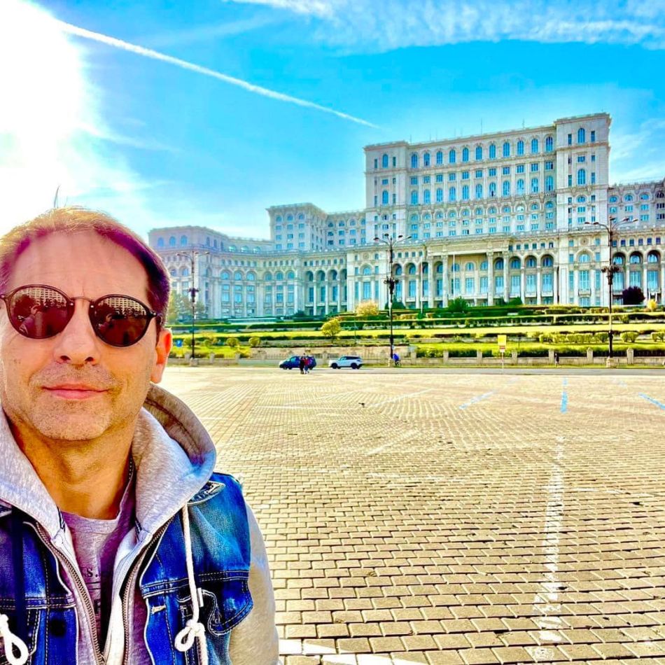 Motivul pentru care Dan Negru alege să își petreacă concediul la Mamaia: nu e despre roabele de șampanie...