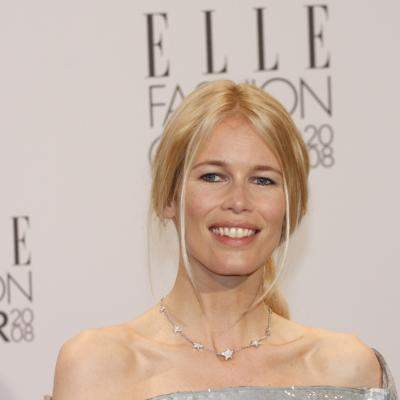 Claudia Schiffer a împlinit 55 de ani. S-a pozat în costum de baie, iar fanii i-au complimentat frumusețea naturală