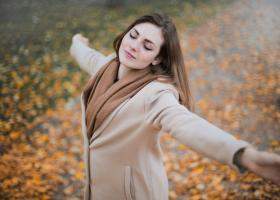 Reset de toamnă: 4 pași psihologici pentru a renunța la un obicei care nu îți mai servește