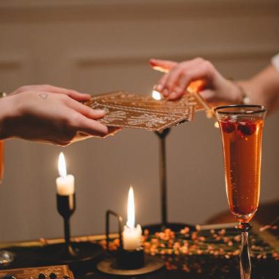 Etalare de Tarot: Ai vreo datorie karmică  de plătit?