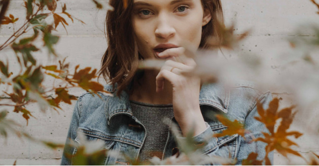 Cum ai grijă de pielea ternă la început de toamnă