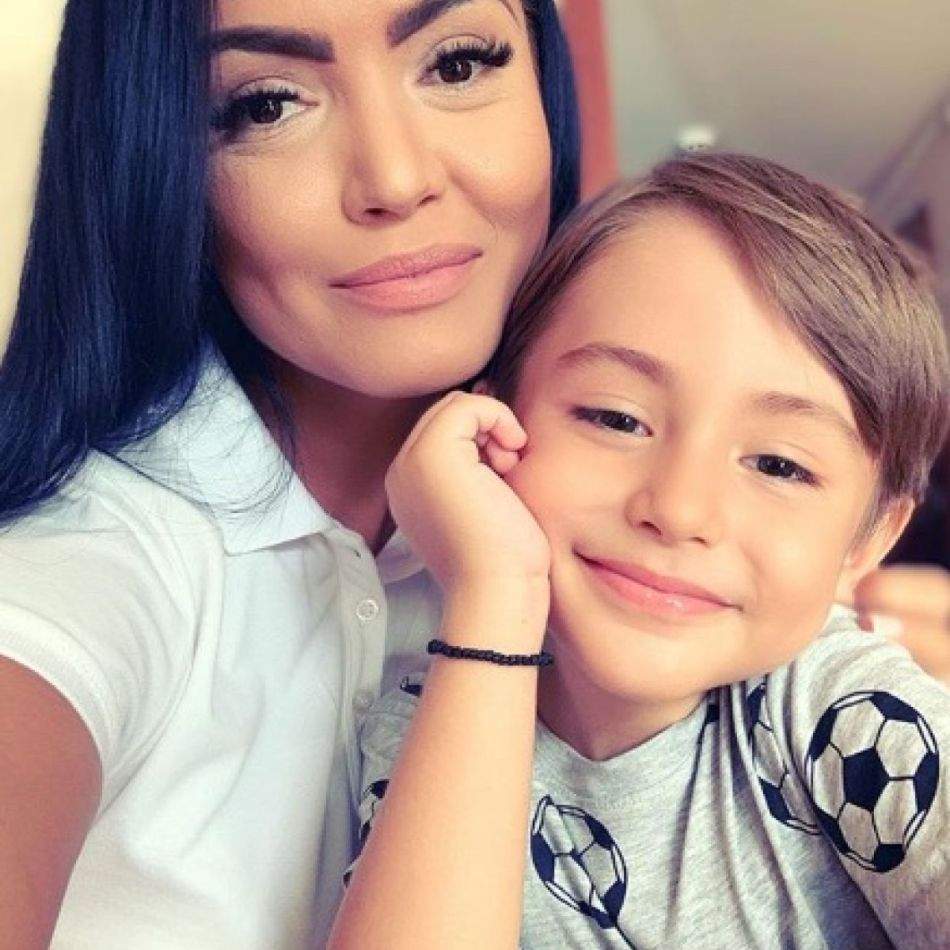 Decizia neobișnuită luată de Andreea Mantea! Vedeta tv și-a lipit buletinul de mașină