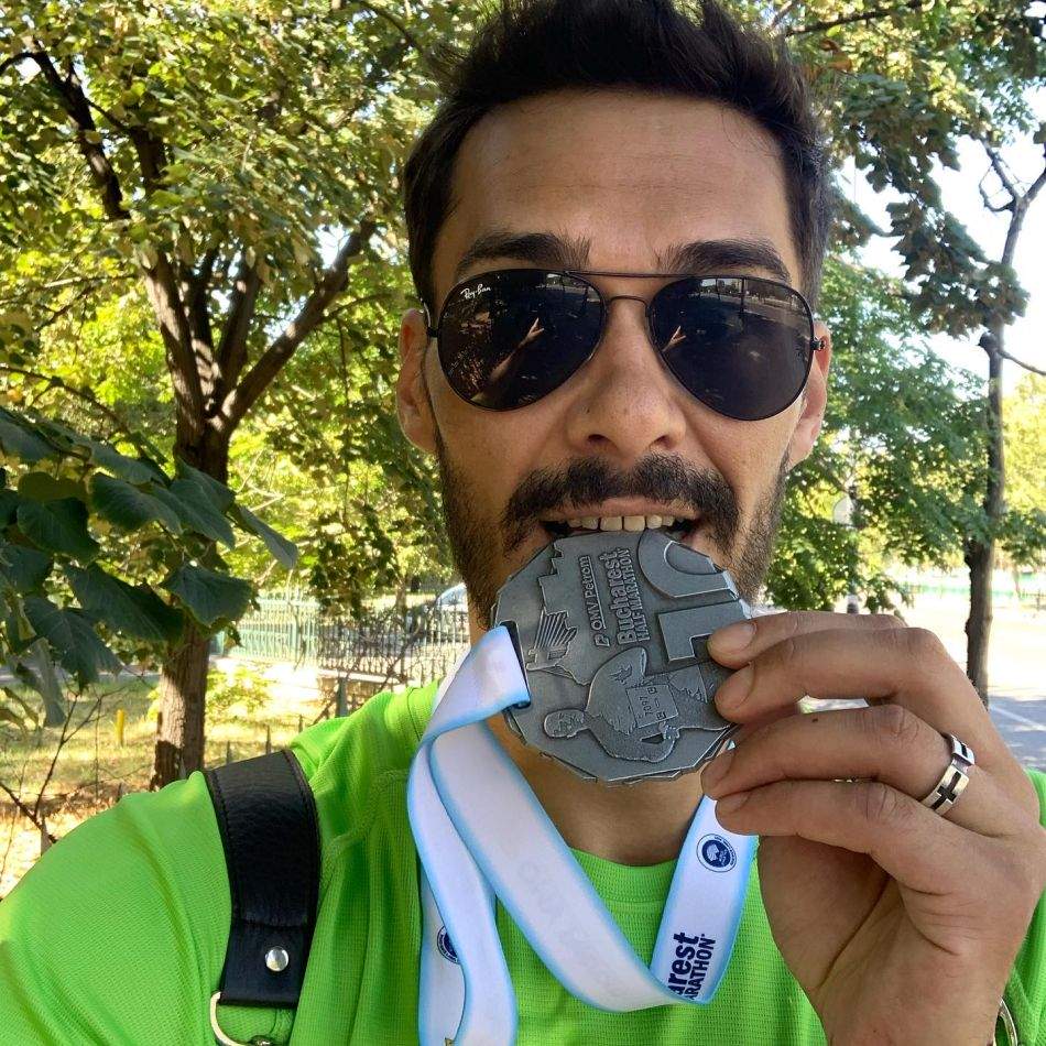 Tatăl lui George Burcea,declarații neașteptate după despărțirea actorului de Viviana Sposub:Chestiunea asta nu pică bine nimănui