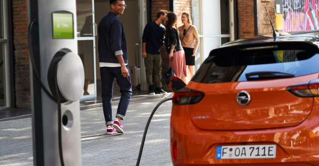 Soluții de încărcare inteligentă pentru mașinile electrice