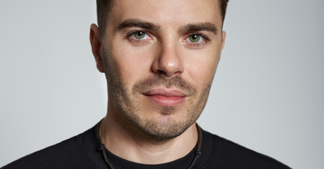 Sean Norvis, DJ-ul care a adus o piesă pe locul #1 în trending timp de opt zile