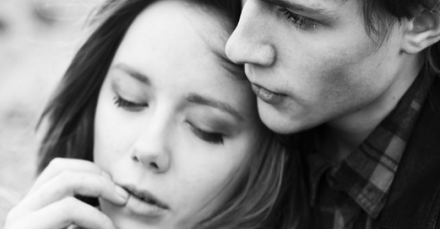 Pentru ca te iubesc, traiesc si pentru mine... Semnele dependentei de iubire/ relatie