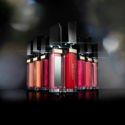Buze perfecte 3D: Amway prezinta colectia de luciuri de buze Artistry Signature Color Light Up Lip Gloss 