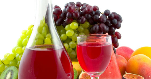 Reteta cu vin rosu de la dr. Oz pentru un ten stralucitor, reintinerit