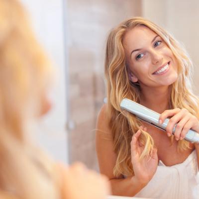 Sfaturi pentru îngrijirea părului blond: cum să-l menții sănătos și strălucitor