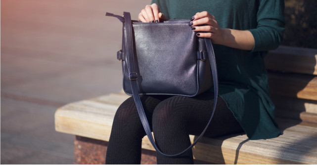 O poseta - mai multe posibilitati de purtare: de zi si de seara