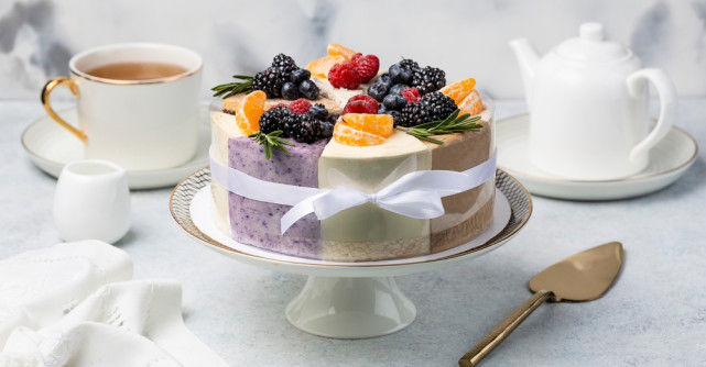 Cea mai simplă cremă pentru tort - Ganache de ciocolată cât ai zice 1, 2,3!