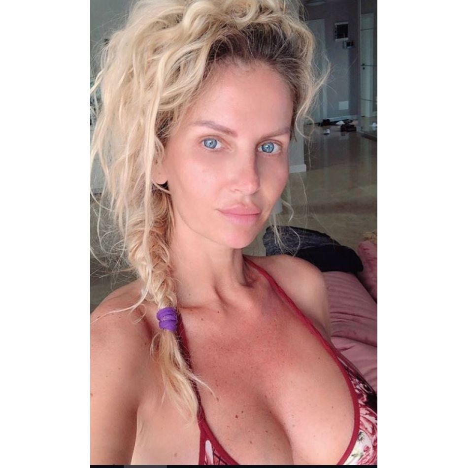 Motivul pentru care Andreea Bănică este nevoită să doarmă cu sutienul pe ea. Ce recomandări a primit de la medic?