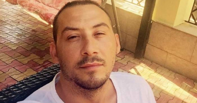 Ștefan Stan a avut o copliărie traumatizantă. Tatăl artistului îl bătea atât pe el, cât și pe mama lui, iar durerea este vie