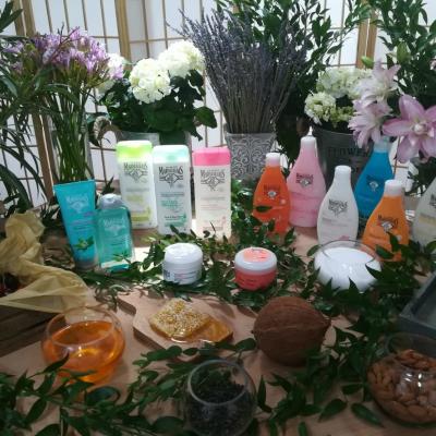 Adela Popescu te ajută să descoperi partea însorită a fiecărei zile, împreună cu produsele de îngrijire Le Petit Marseillais® 