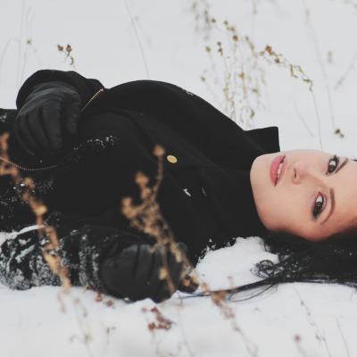 Paltoanele de lână groase și călduroase sunt perfecte iarna aceasta!