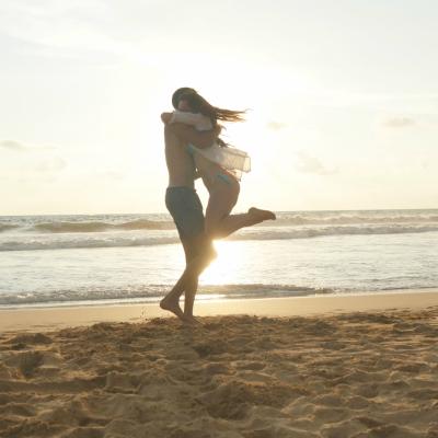 30 de melodii romantice pentru momentele petrecute in doi