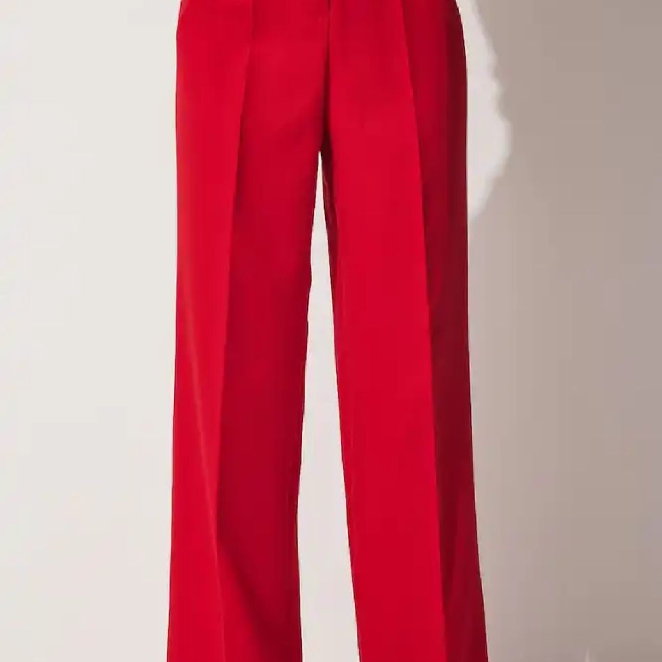 Talia înaltă revine: 20 de perechi de pantaloni pentru 2024 