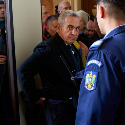 Călin Georgescu, ridicat din trafic de DIICOT. Se fac percheziții la locuința lui din Mogoșoaia