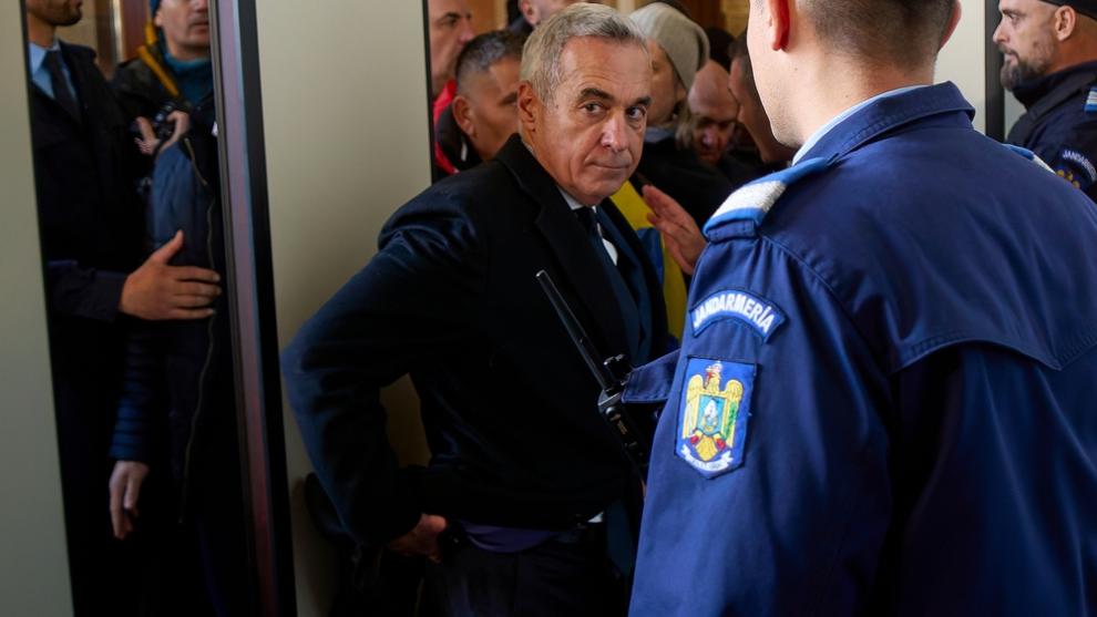Călin Georgescu, ridicat din trafic de DIICOT. Se fac percheziții la locuința lui din Mogoșoaia