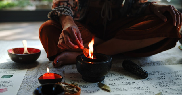 Un nou ciclu, o nouă vibrație: practici lunare pentru curățare energetică, abundență și echilibru în cămin