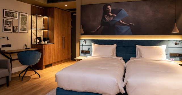 Hotelul Radisson Blu Aurum din Brașov atrage turiștii prin design premium, istorie și experiențe sofisticate