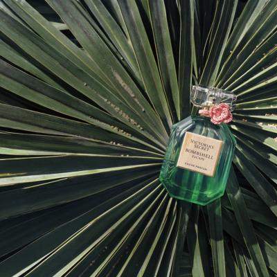 Parfumul perfect al verii tale este noul Bombshell Escape de la Victoria’s Secret 