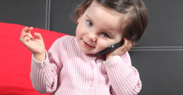 Video: Clipul la care iti vor da lacrimile. Ce face o fetita de 5 ani pentru a isi salva tatal de la moarte?