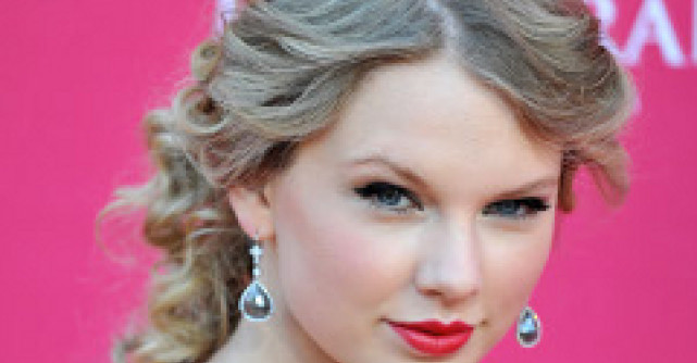 Avril Lavigne sau Taylor Swift?