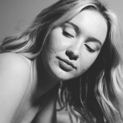 Ce tip de fond de ten poți folosi pentru ten acneic