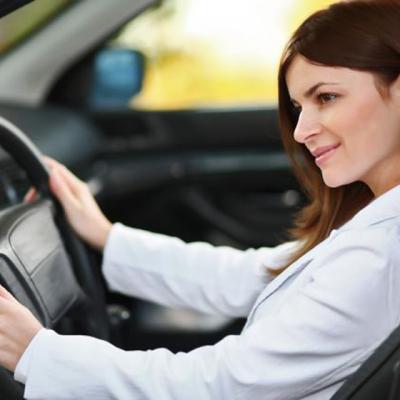 Stai mult timp pe scaun? ACESTE exercitii iti pot SALVA coloana!