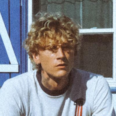 Machine Gun Kelly lansează piesa 'outlaw overture' de pe albumul 'lost americana'